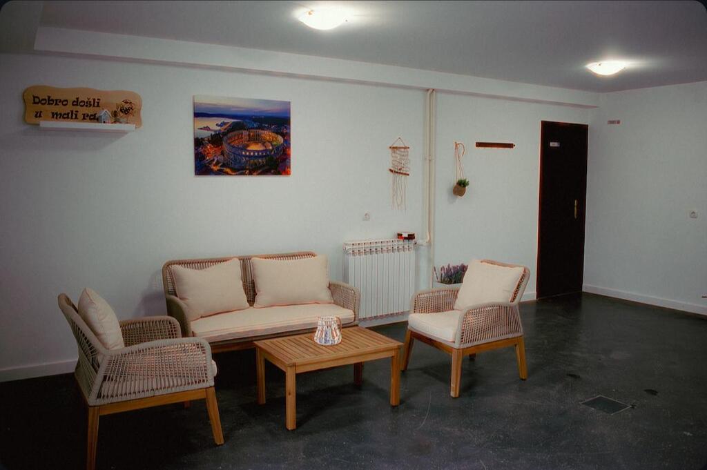 Dom za starije i nemoćne Jadran Dom za starije i nemoćne Jadran