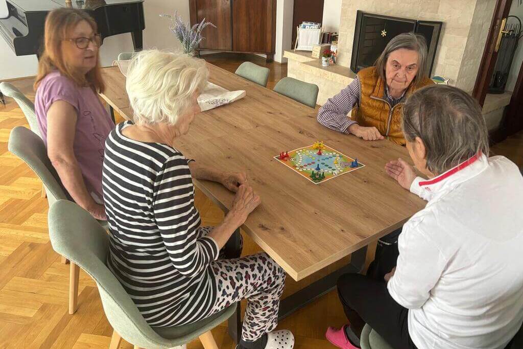 Dom za starije i nemoćne Jadran Dom za starije i nemoćne Jadran
